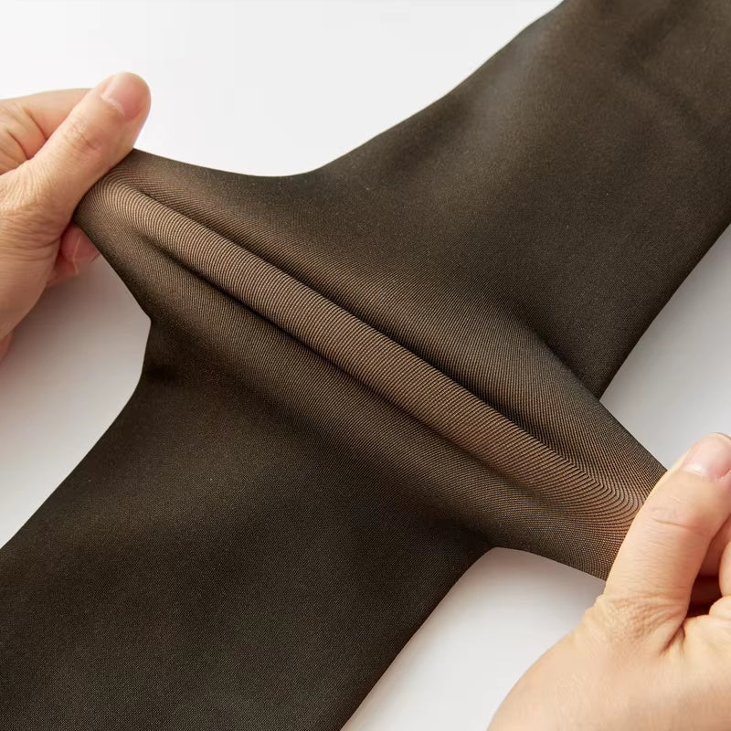 🥶 Cansada de meias que não aquecem? Conheça a meia-calça aveludada que mantém suas pernas quentinhas e elegantes. Compre 1 e ganhe outra grátis!